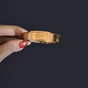 Gold Wearable Bracelet